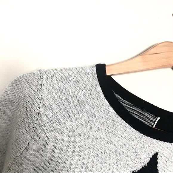 RARE PARIS EIFFEL TOWER Crewneck SWEATER Top - Picture 3 of 5